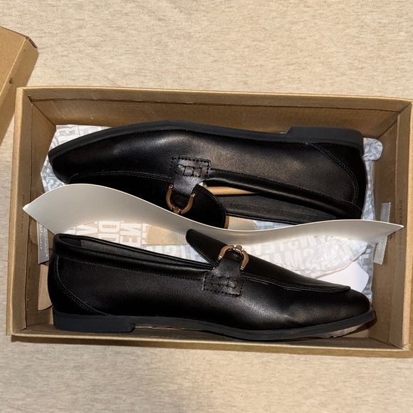 Steve Madden Black Loafers with Gold Accent - Picture 5 of 5
